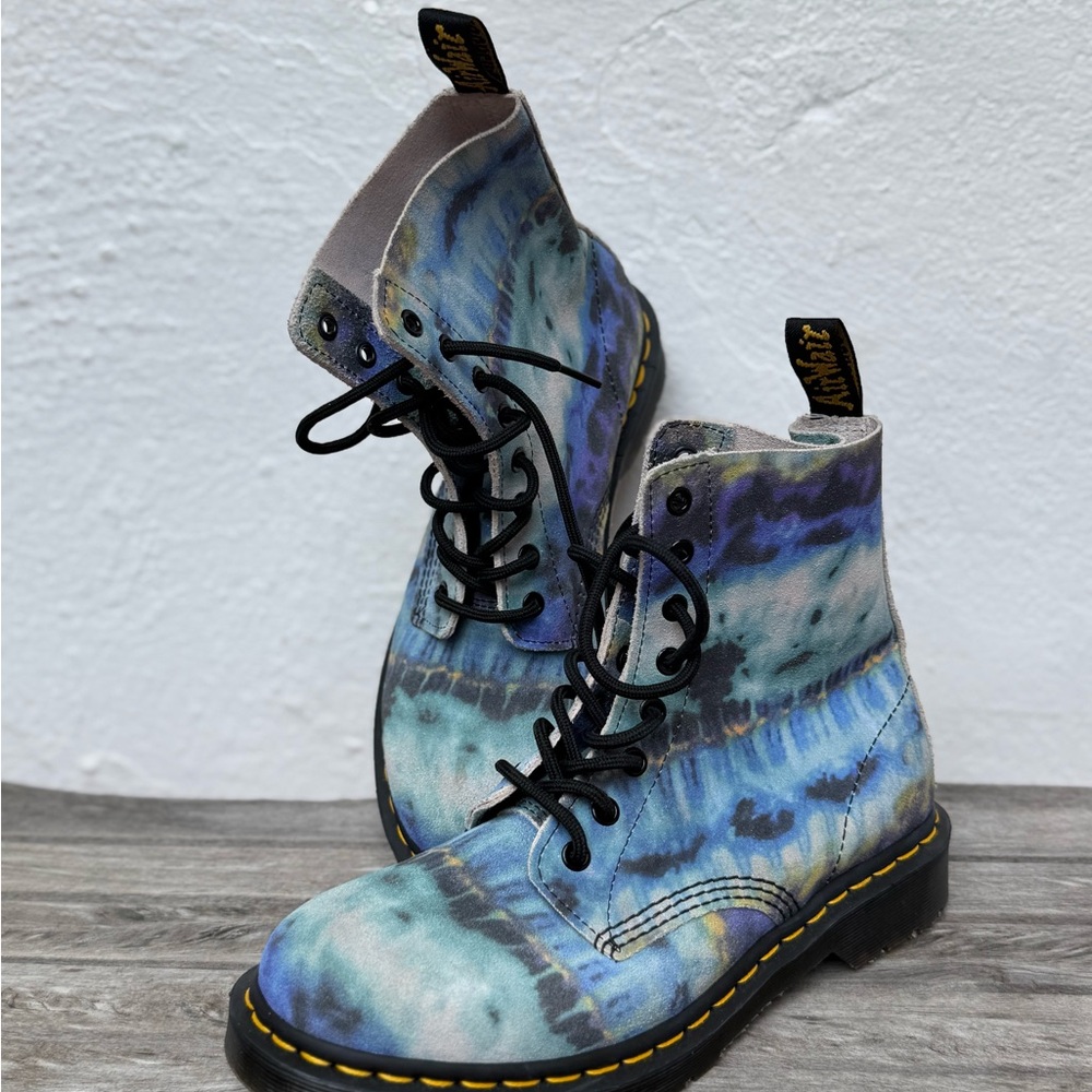 Dr. Martens size 10 1460 Pascal Tie Dye Blue Pattern Boot! - Picture 6 of 9